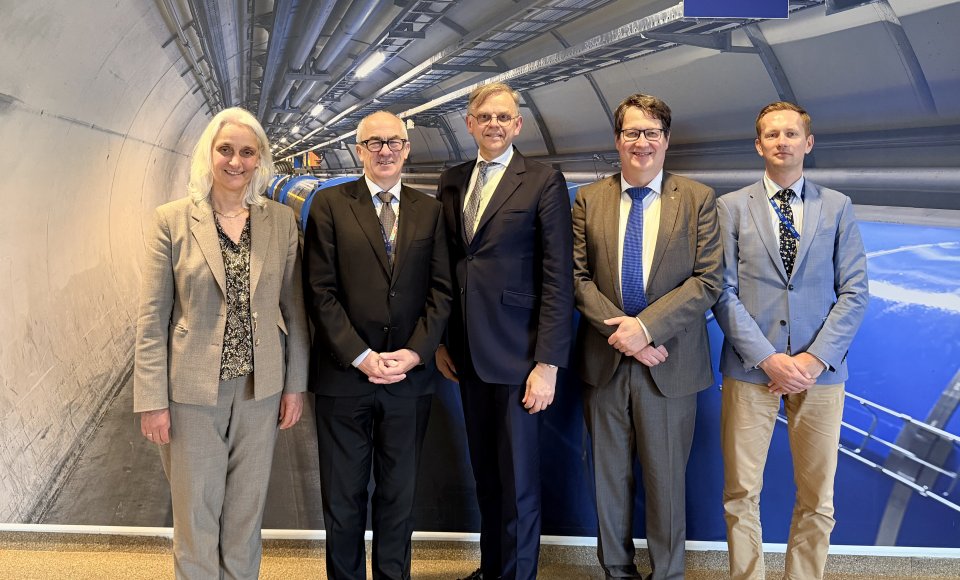 Ambasadorius Rytis Paulauskas susitiko su Europos branduolinių mokslinių tyrimų organizacijos vadovu Marku Thomsonu